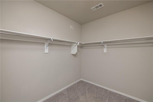 Building Photo - 2701 Bauer St