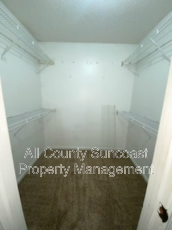 Building Photo - 105 Whisper Ct