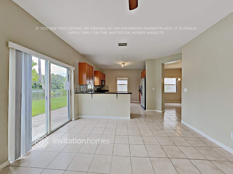 Building Photo - 1382 SW 106th Ave