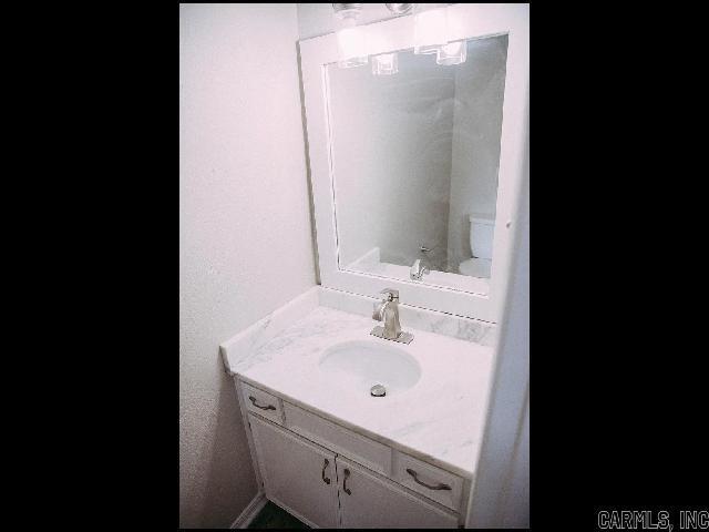 Building Photo - 408 W 4th St