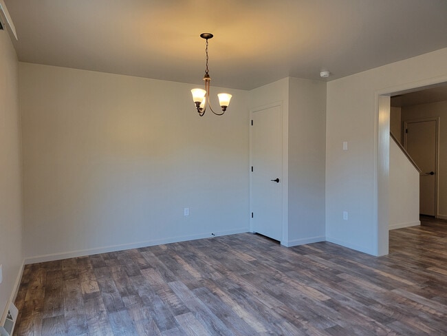 Building Photo - 1522 N Reading Rd