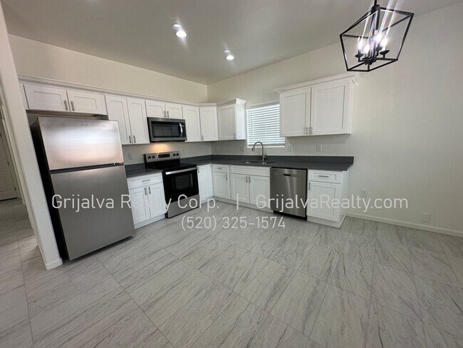 Building Photo - 4519 S 7th Ave