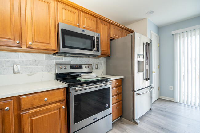 12079 Trumbull Way, Reston VA 20190 - 12079 Trumbull Way