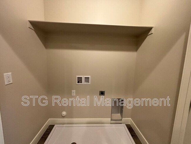 Building Photo - 929 S 4380 W