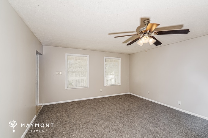 Building Photo - 656 15th Ct NW