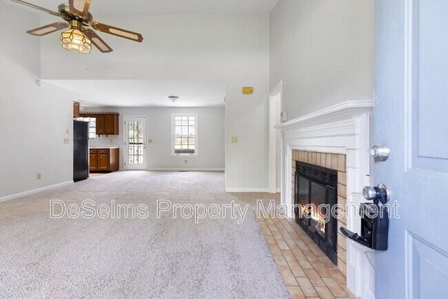 Building Photo - 3204 Blackwood Dr