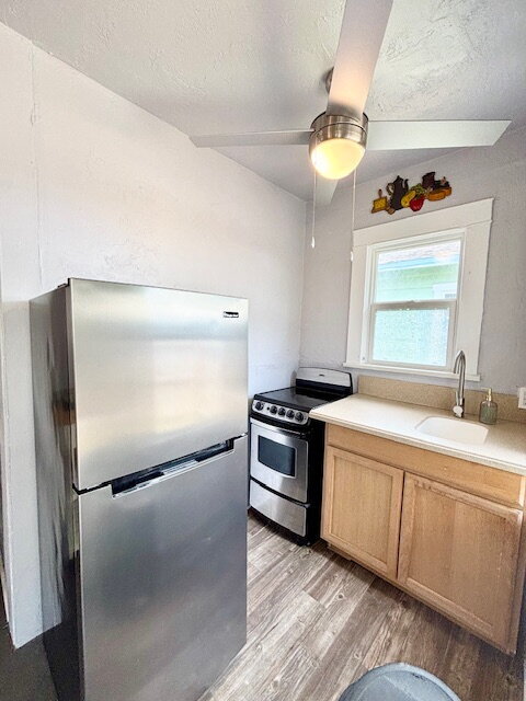 Building Photo - 416 Daytona St