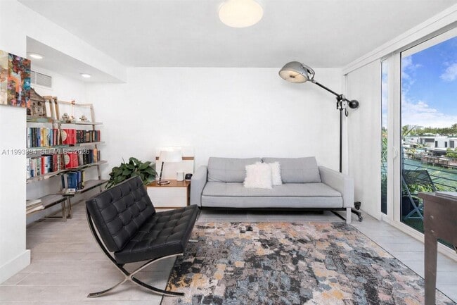 Building Photo - 41 N Shore Dr