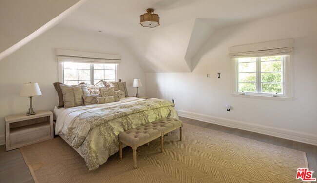 Building Photo - 1614 N Fairfax Ave