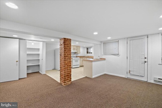 Building Photo - 2355 Ashmead Pl NW