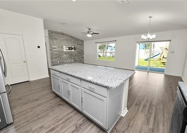 Building Photo - North Lakeland Rental Home!