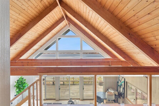 Building Photo - 298 Dune Rd