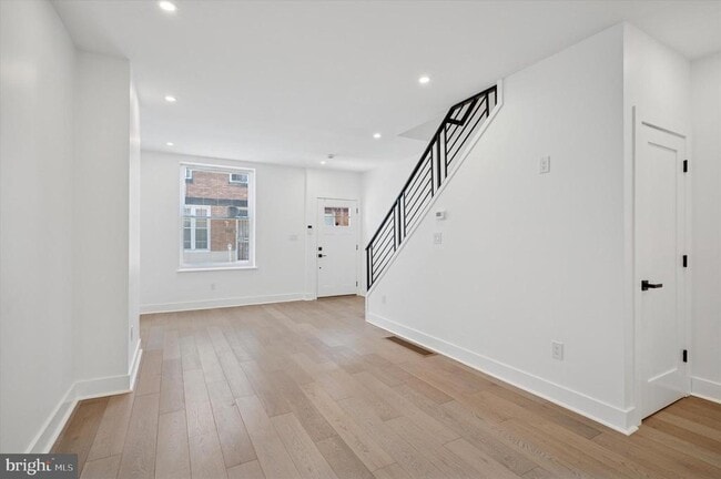 Building Photo - 1512 N Newkirk St