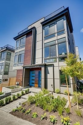 Building Photo - 1631 S King St