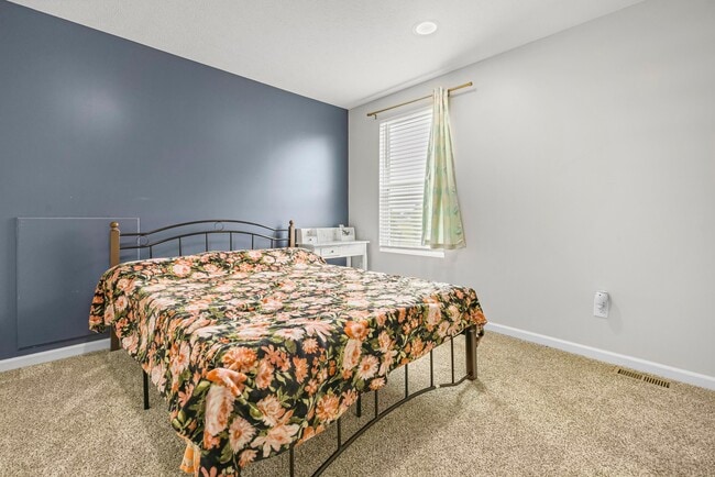 Building Photo - 6722 Rocky Ridge Dr