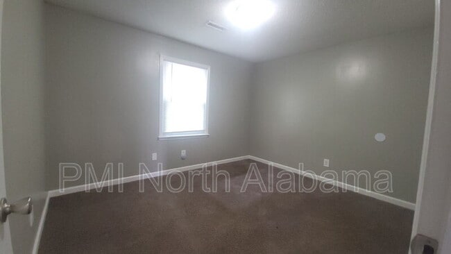 Building Photo - 4428 Bonnell Dr NW