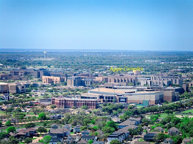 Building Photo - 1122 Detroit St