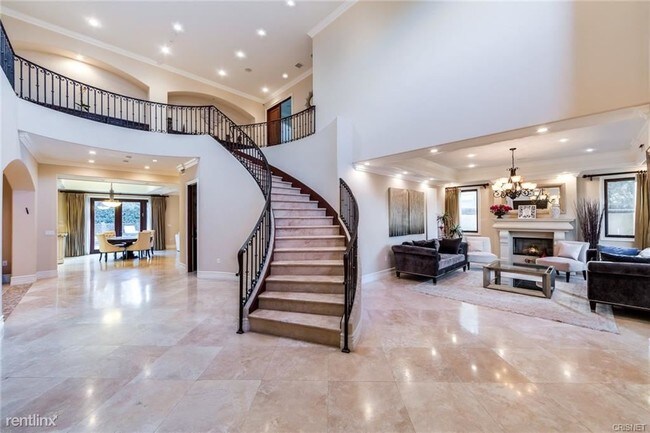 Building Photo - 6 br, 6.5 bath House - 12530 Collins St