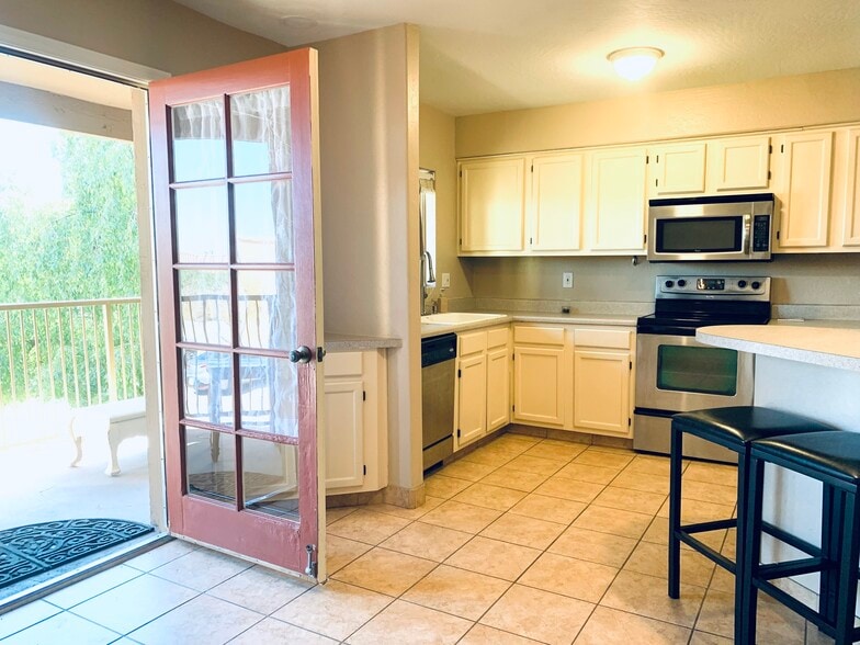 Building Photo - 13035 N 34th St