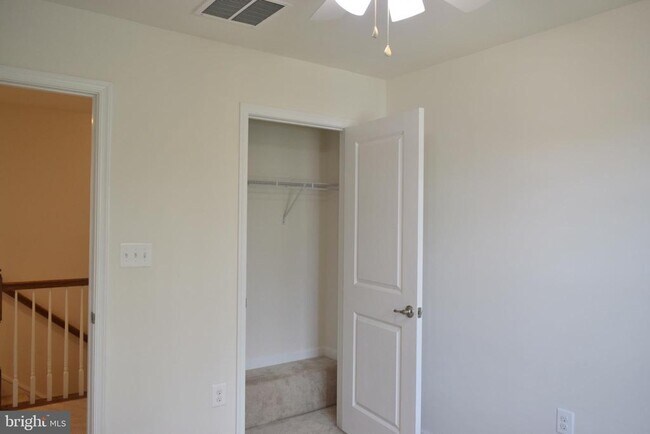 Building Photo - 8659 Rosecrans Ln
