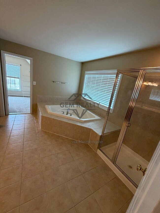 Building Photo - 10410 Silver Creek Ct