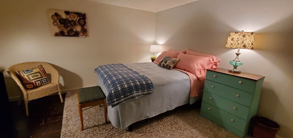 Bedroom - 2315 W Smith Ave