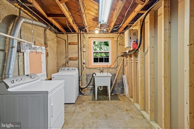 Building Photo - 15118 Liberty Grove Dr