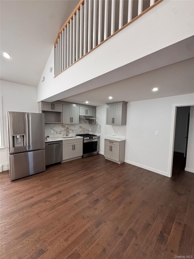 Building Photo - 609 Ovington Ave