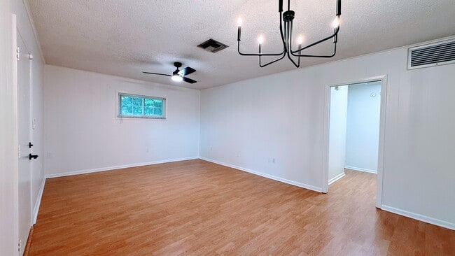 Building Photo - 3429 S Polk Ave