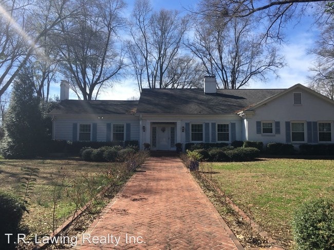 Building Photo - 1205 Fairfield Dr