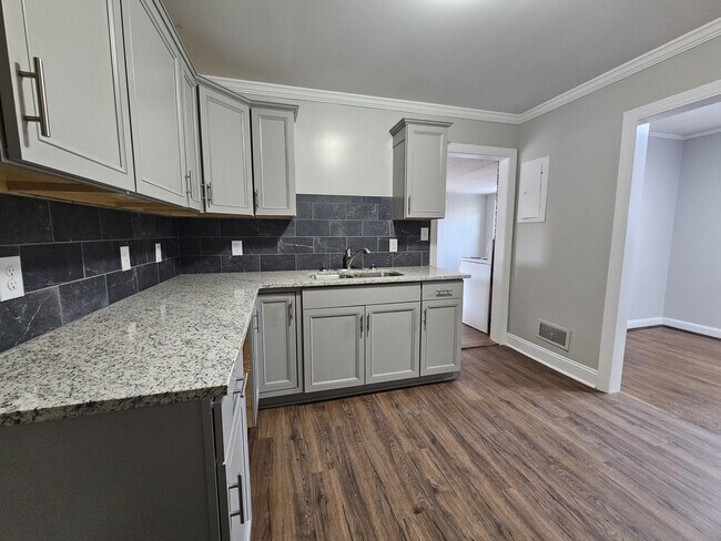 Building Photo - 500 S Mountain St