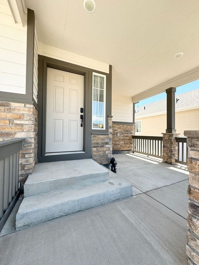 Building Photo - Spacious 3 bed/ 2.5 bath House In Severance
