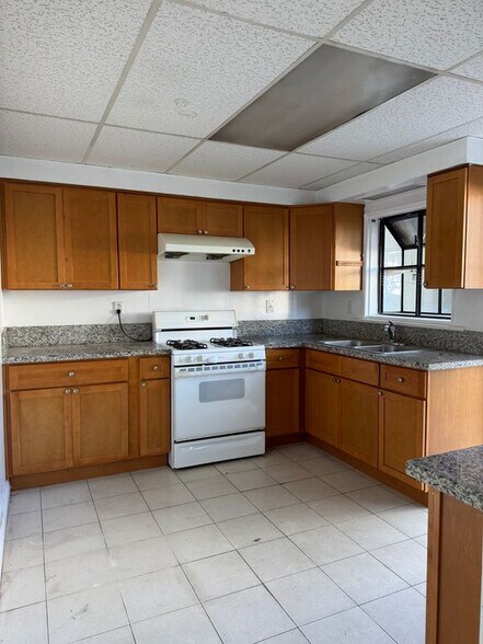 Building Photo - 101 S Cordova St