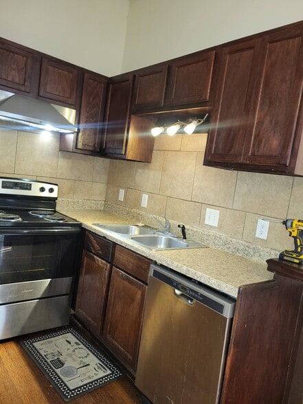 Building Photo - 37 S McLean Blvd