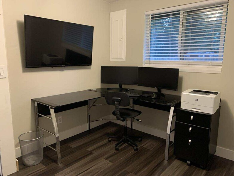 Building Photo - 10133 Patterson St S