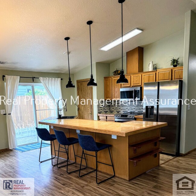 Building Photo - 2383 SE 61st Ln