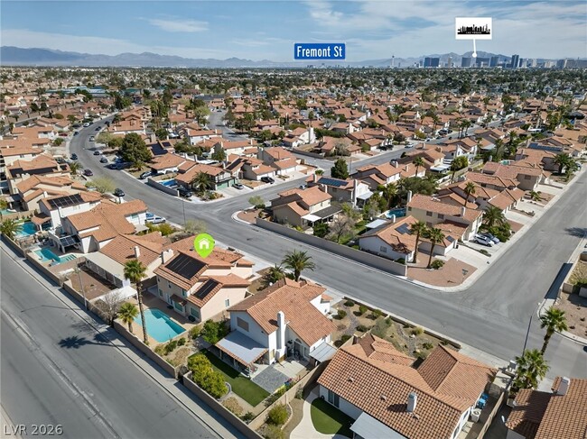 Building Photo - 4835 Illustrious St