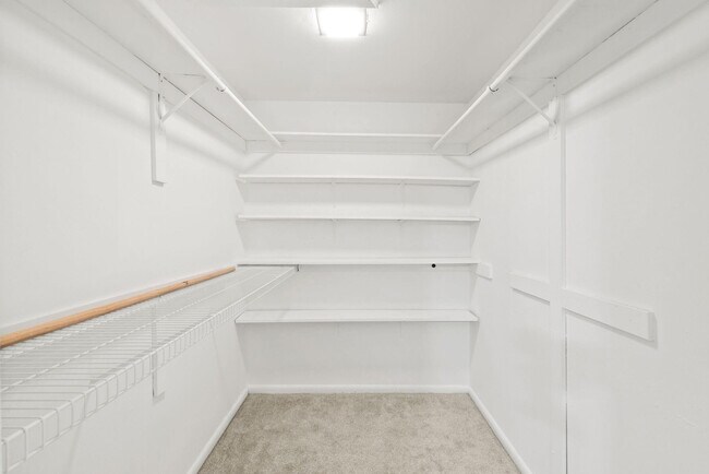 Building Photo - 3012 Willow Ln