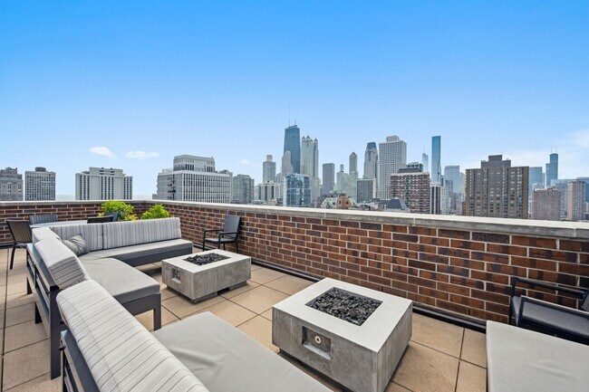 Building Photo - 1250 N Dearborn St