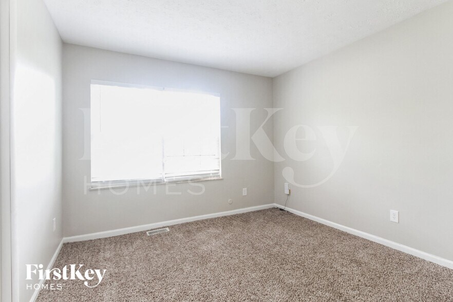 Building Photo - 8930 Ridgepointe Ct