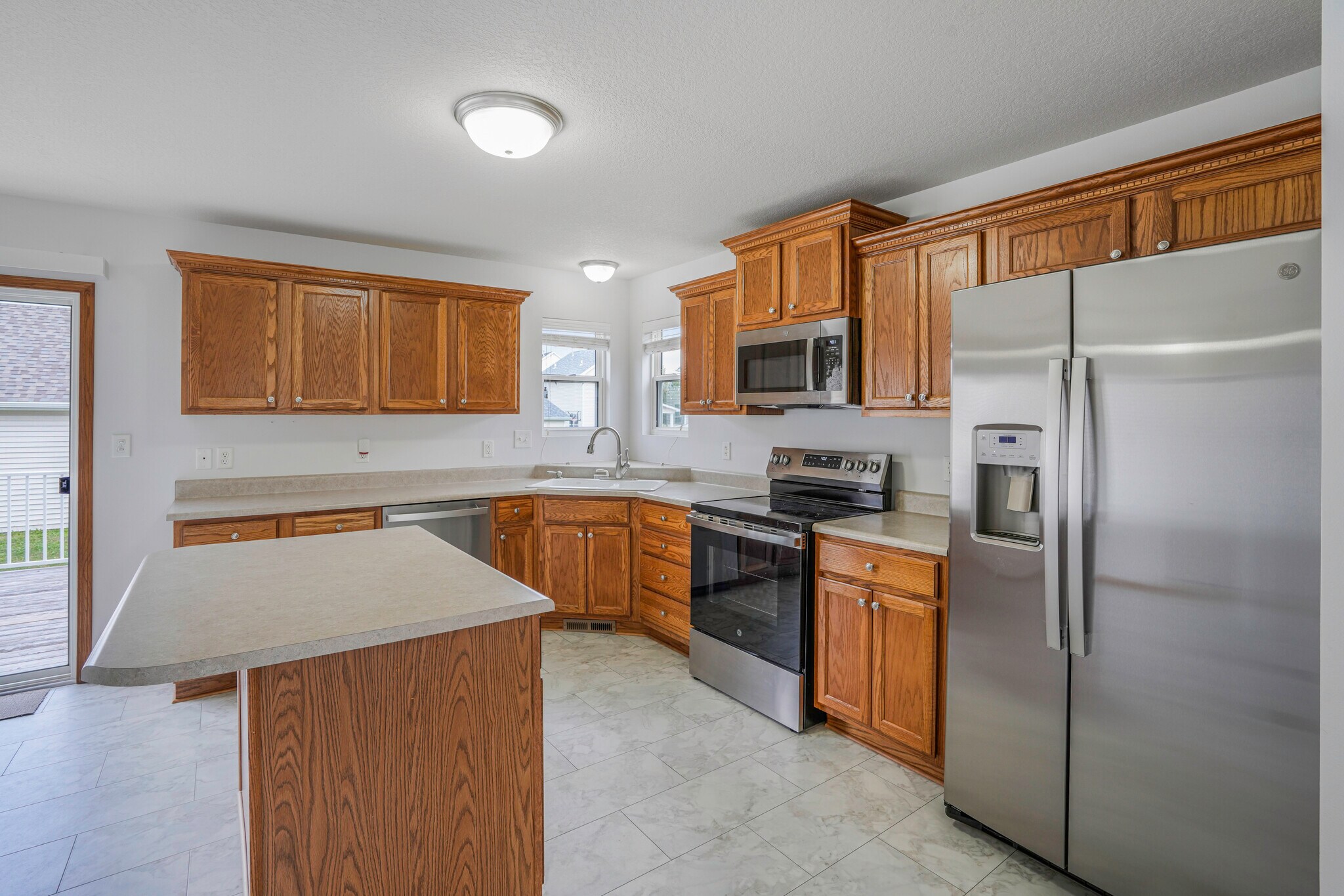 Building Photo - 2823 SW Reunion Dr