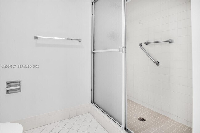 Building Photo - 900 SW 142nd Ave