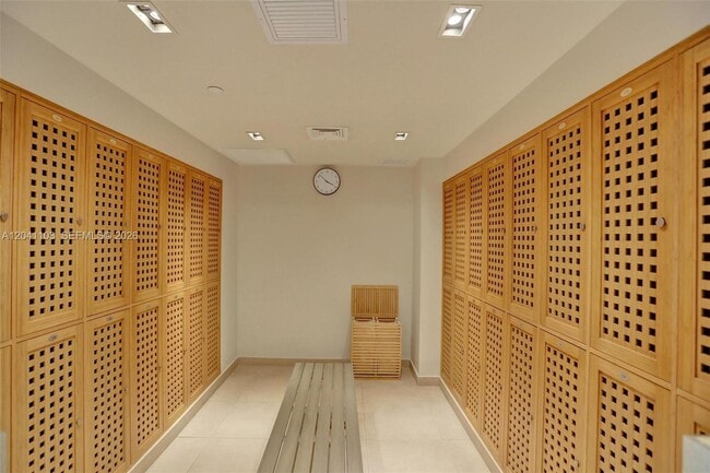 Building Photo - 900 Biscayne Blvd