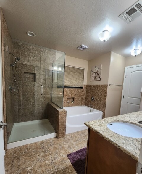 Building Photo - 12616 N 39th St