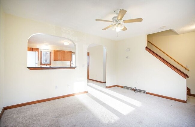 Building Photo - 14 Gold St