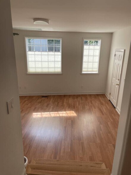 Building Photo - 128-130 River Road Ext