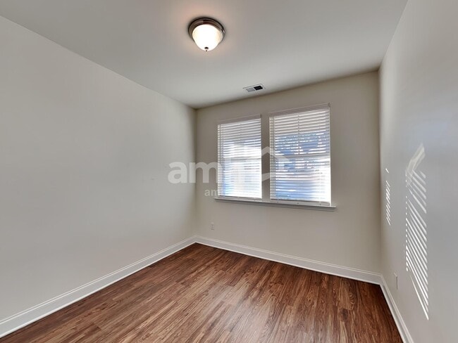 Building Photo - 300 Bourne St