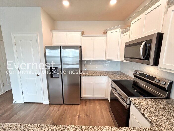 Building Photo - 305 Raines Ct