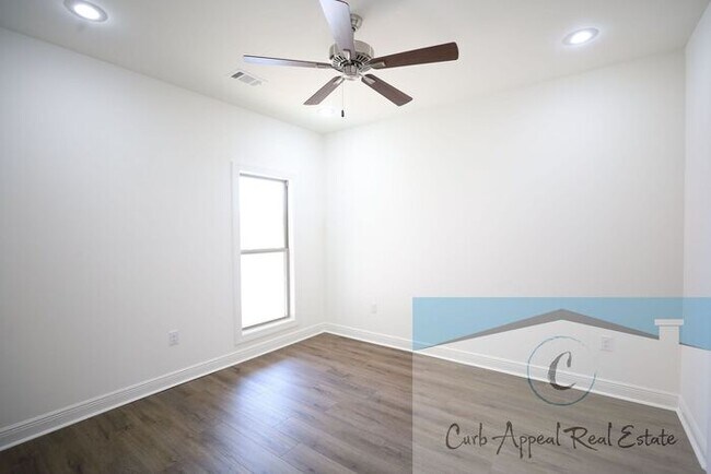 Building Photo - Luxury, new construction 3 bed, 2 bath home includes washer and dryer - Brookland!!