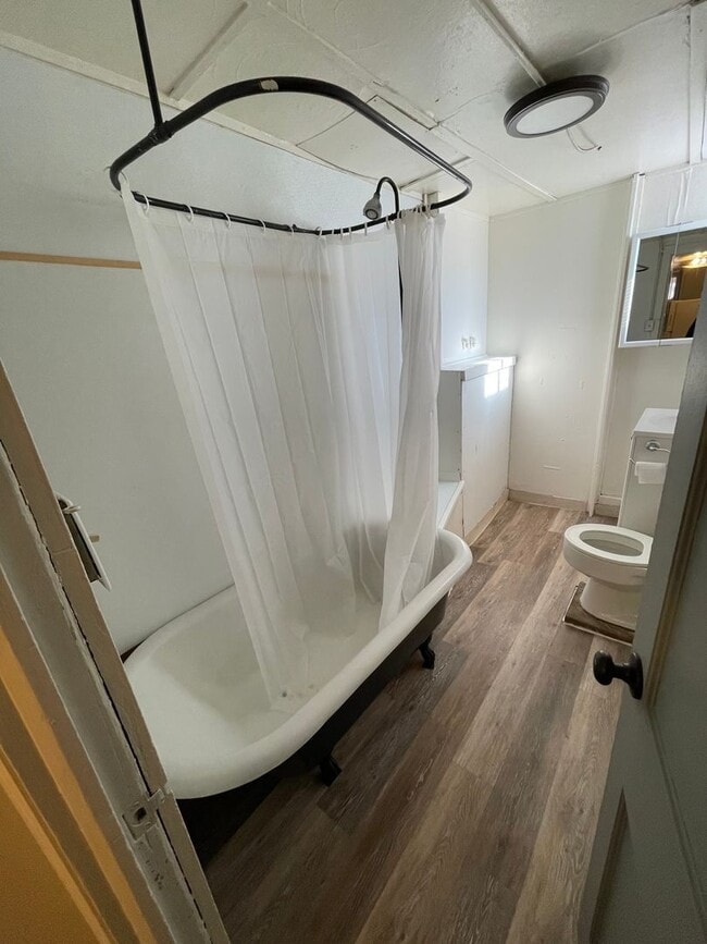 Building Photo - EHN720